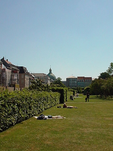 20251103-1f6nw 20251103-1f6nw