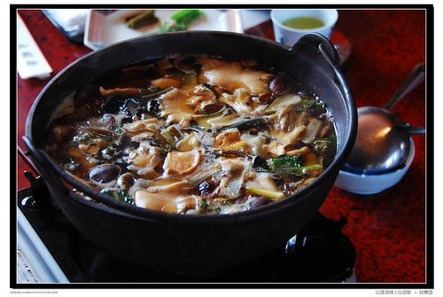 20251103-i0he6 20251103-i0he6