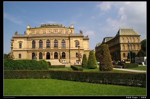 20251103-d8k11 20251103-d8k11