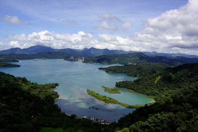 20251103-5p8ha 20251103-5p8ha