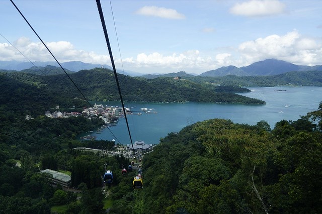 20251103-rqoxh 20251103-rqoxh