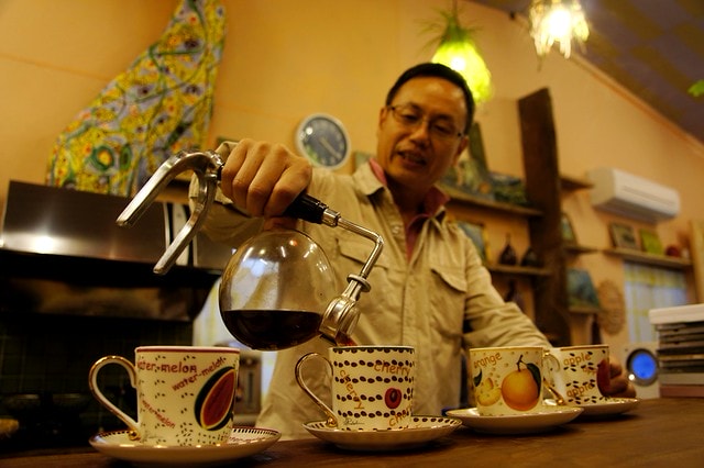 20251102-ua2ej 20251102-ua2ej