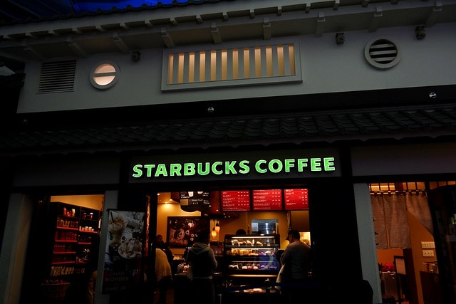 20251102-f2x5w 20251102-f2x5w