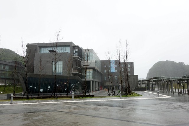 20251102-oz4b2 20251102-oz4b2