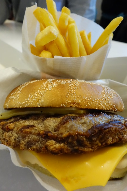 20251102-q88n7 20251102-q88n7