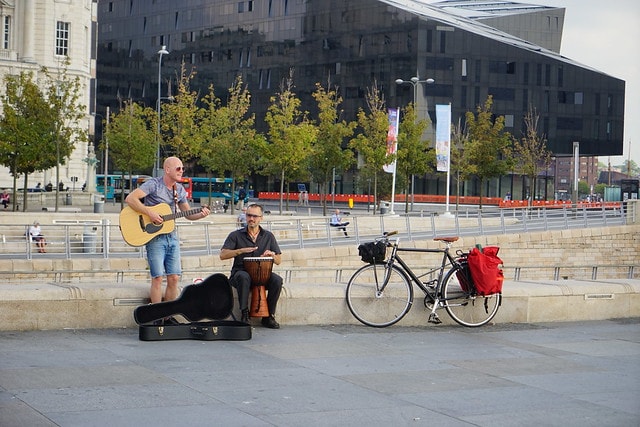 20251102-28n8v 20251102-28n8v