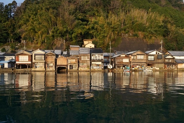 20251102-yoh8g 20251102-yoh8g