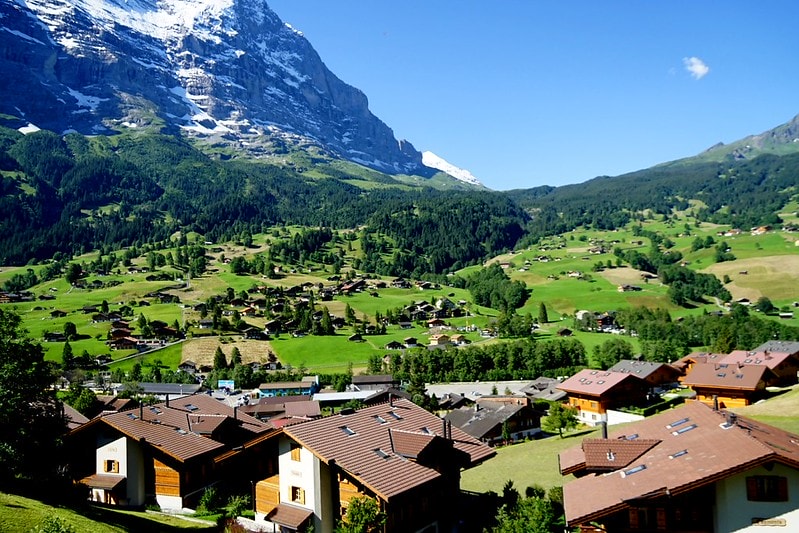 20251102-ayapr 20251102-ayapr