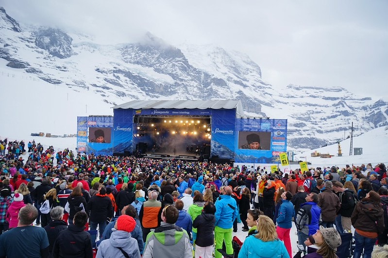 20251102-m0bvr 20251102-m0bvr