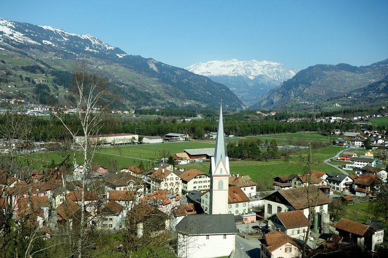 20251102-vi4q9 20251102-vi4q9