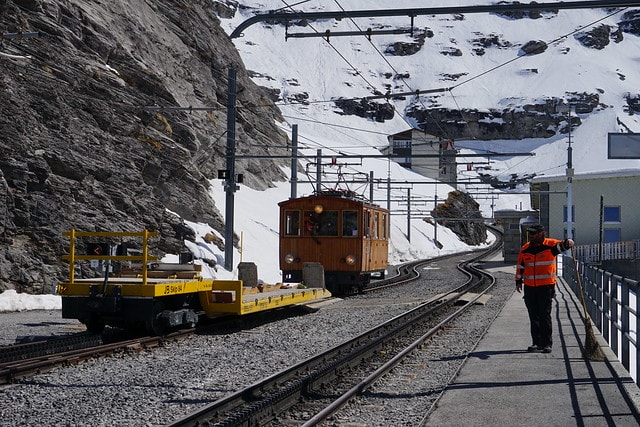 20251102-35bn2 20251102-35bn2