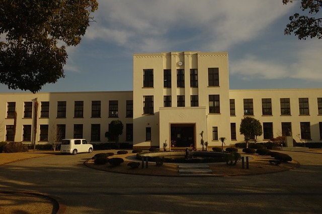 20251102-4j6yr 20251102-4j6yr