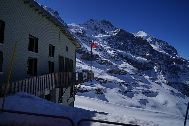 20251102-9ths4 20251102-9ths4