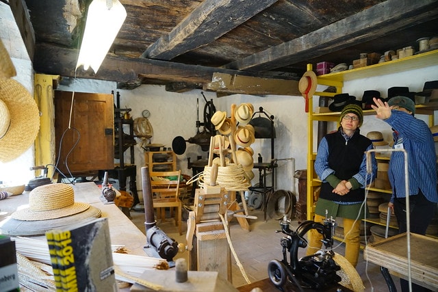 20251102-zxvhw 20251102-zxvhw