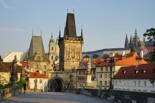 20251102-vrly8 20251102-vrly8