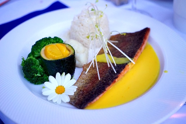 20251102-6lhn0 20251102-6lhn0