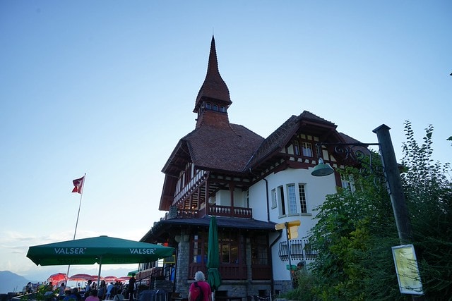 20251102-8ztn9 20251102-8ztn9