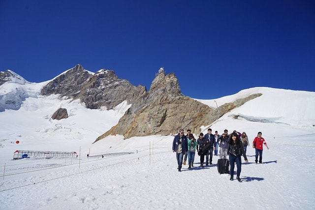 20251102-sz5ta 20251102-sz5ta