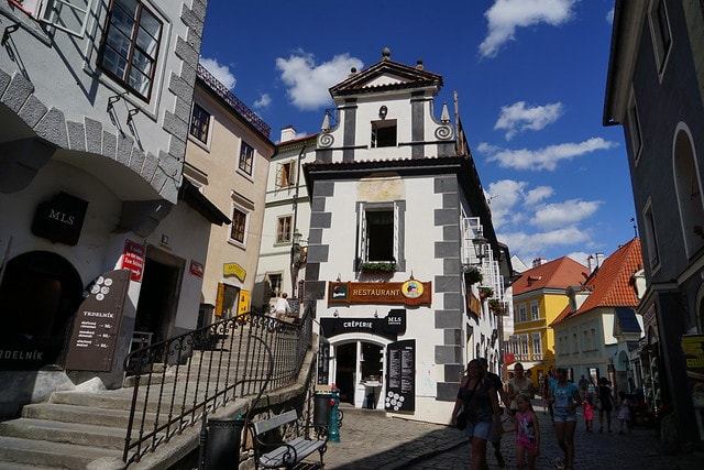 20251102-jzd6i 20251102-jzd6i