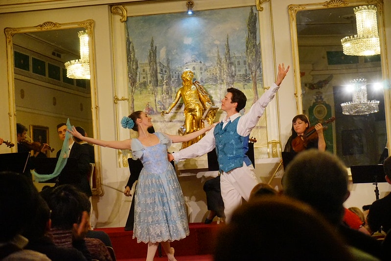 20251102-9bvju 20251102-9bvju