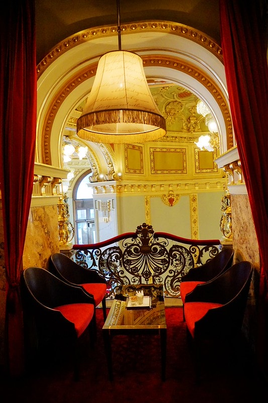 20251102-guuii 20251102-guuii