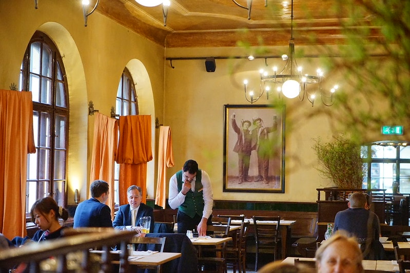 20251102-yi8uz 20251102-yi8uz