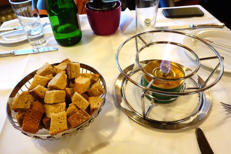 20251102-qi2a7 20251102-qi2a7