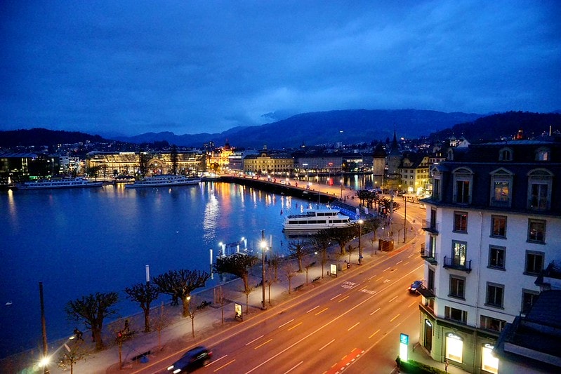 20251102-2aknh 20251102-2aknh