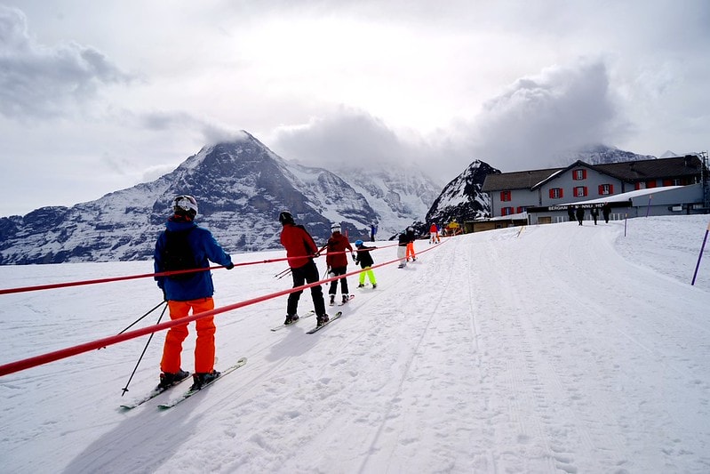 20251102-bu4v7 20251102-bu4v7