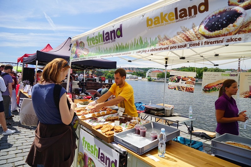 20251102-mey77 20251102-mey77