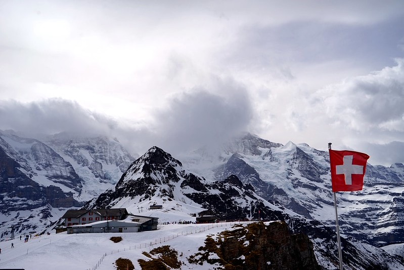 20251102-r9na8 20251102-r9na8