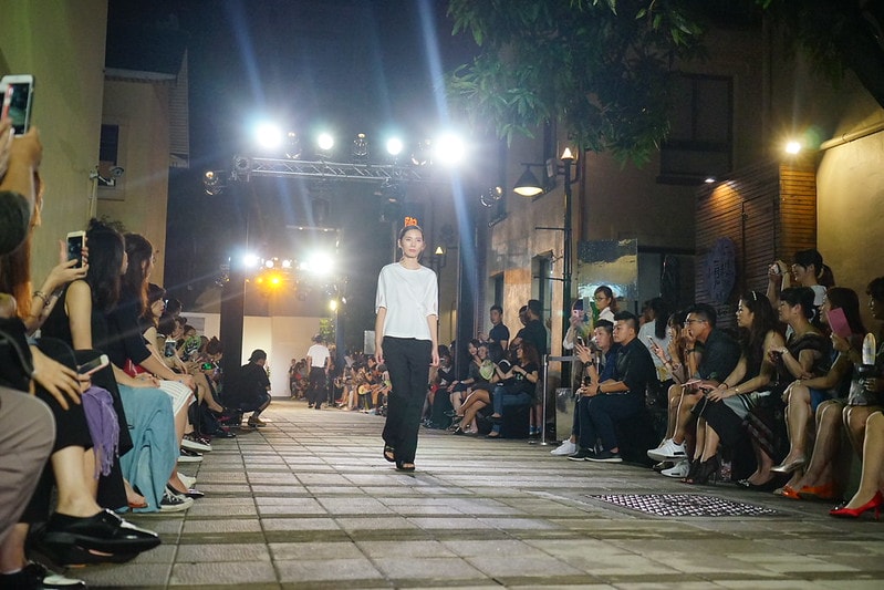 20251102-0hfup 20251102-0hfup