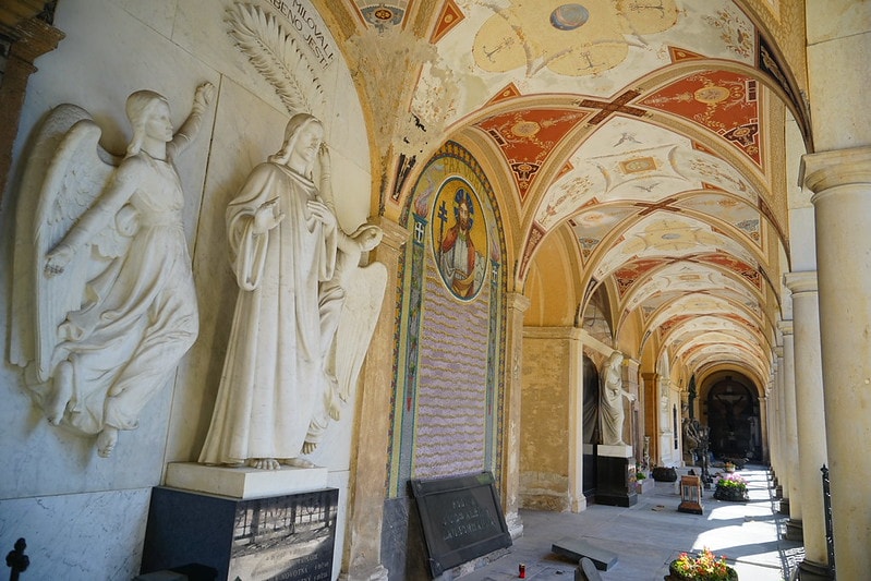 20251102-ee8l9 20251102-ee8l9