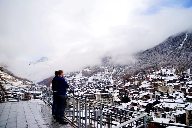 20251102-8hg4n 20251102-8hg4n