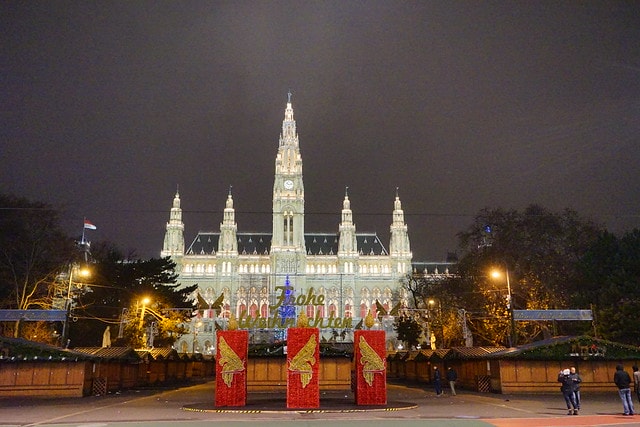 20251102-8moyb 20251102-8moyb