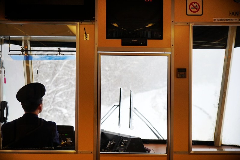 20251102-eah4o 20251102-eah4o