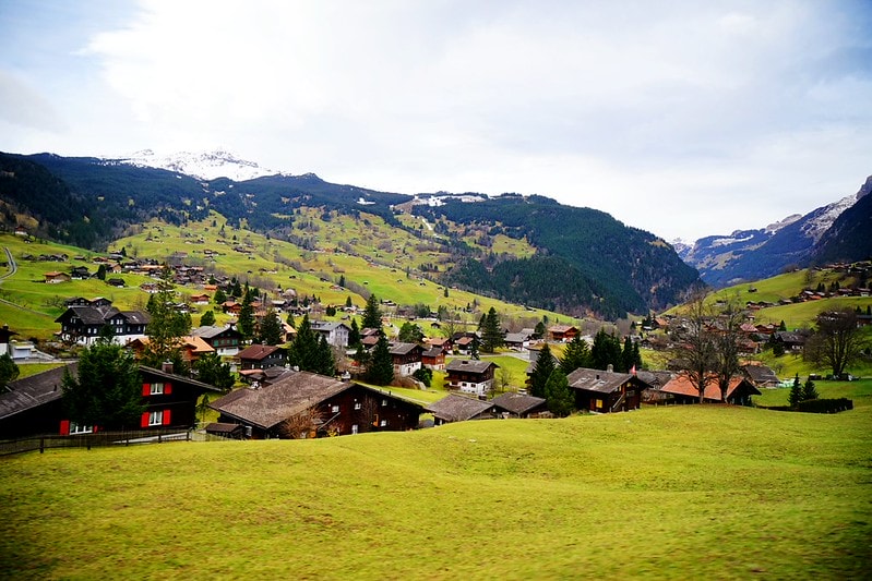 20251102-emk7w 20251102-emk7w