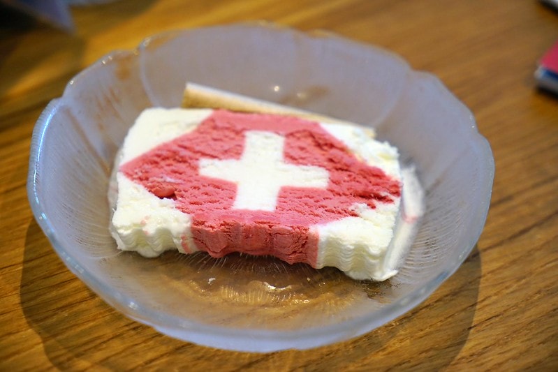 20251102-f1ok9 20251102-f1ok9