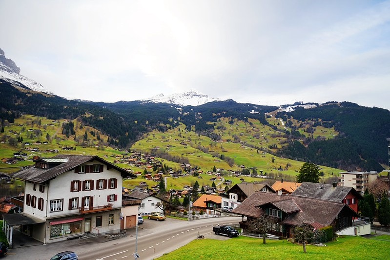 20251102-y97pl 20251102-y97pl