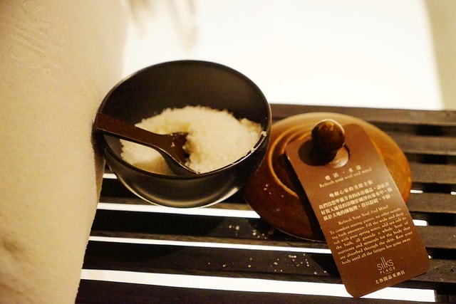 20251102-0r9nz 20251102-0r9nz