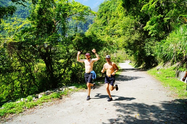 20251102-1bw2l 20251102-1bw2l