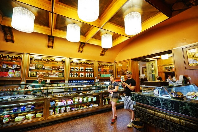 20251102-5uxkb 20251102-5uxkb