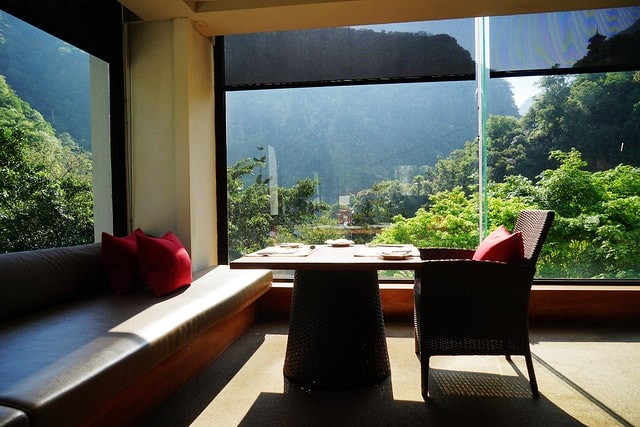 20251102-ajyhw 20251102-ajyhw