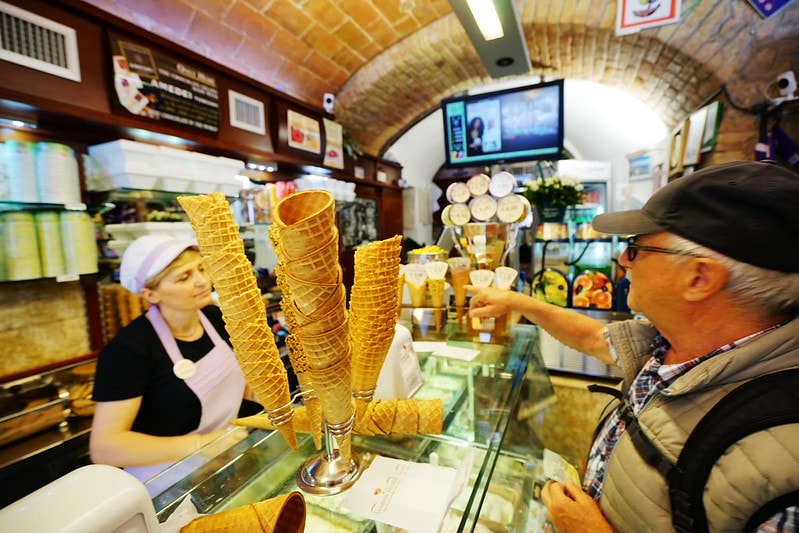 20251102-gj8ng 20251102-gj8ng