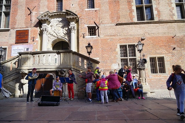 20251102-r5eil 20251102-r5eil