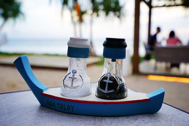 20251102-6sfnk 20251102-6sfnk