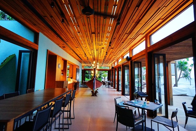 20251102-lva5u 20251102-lva5u