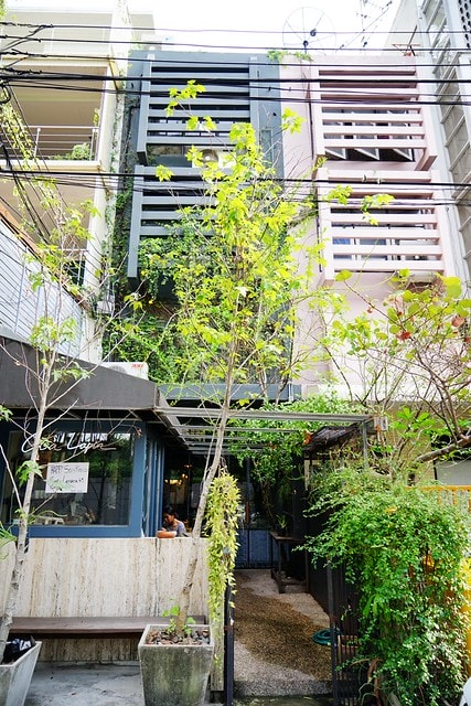 20251102-ye6j5 20251102-ye6j5