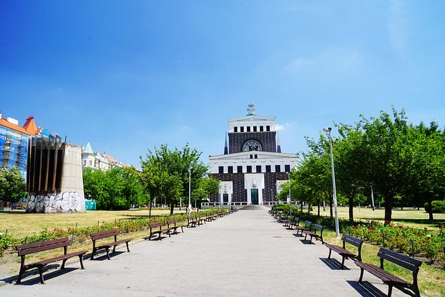 20251102-46nbb 20251102-46nbb