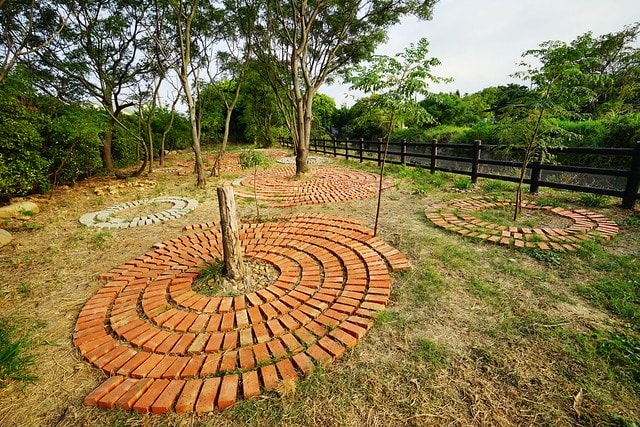 20251102-pk0xj 20251102-pk0xj